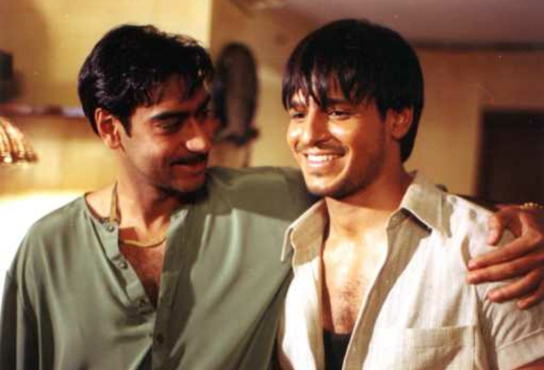 ShribashA's tweet photo. #18YearsOfCompany #12April2002
Directed by: @RGVzoomin
@ajaydevgn @vivekoberoi @Mohanlal
@mkoirala #AntaraMali https://t.co/EJs4QW428Y