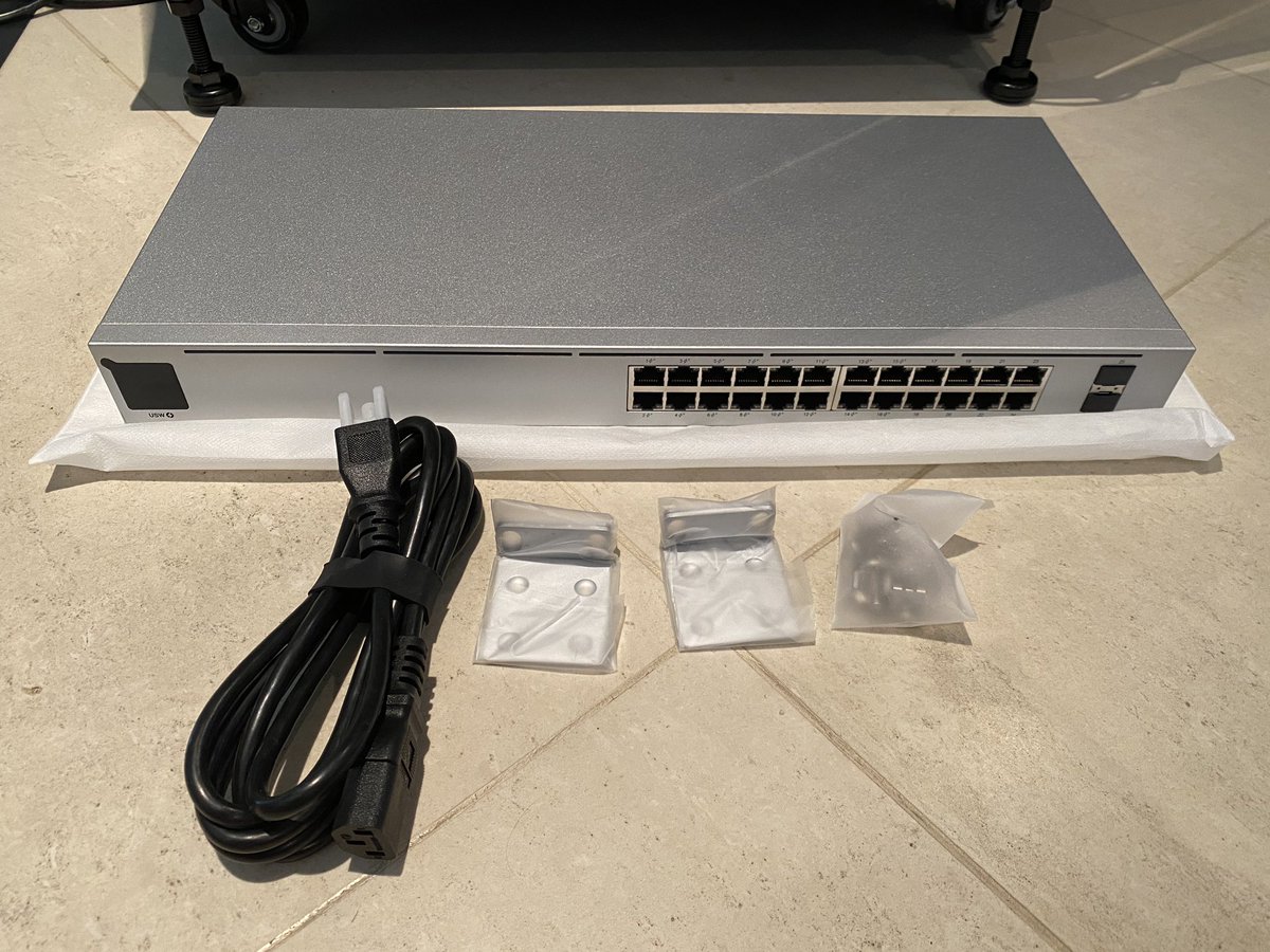 Onto the good stuff! 24 port gen 2  @ubnt PoE switch... complete with American power plug! They sent this and the UDM over to me so definitely not complaining and it’s a standard C13 socket anyway so must be a gazillion spare ones around the house...