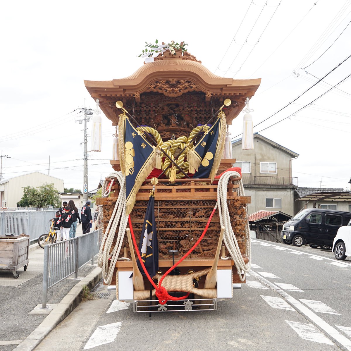 織広堂 ミニだんじり製作 Twitterissa 熊取町 大宮区 だんじり 昨年 取材の為に休憩中見させて頂きました 大型だんじりで 重量感溢れる姿見が良いですね 同じ大型だんじりでも 並松とはまた異なった迫力があります ええだんじりです コロナばっかりで気が