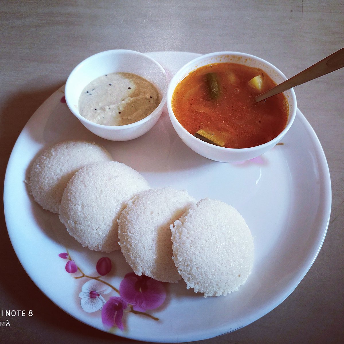 maratheprash's tweet photo. आजचा नाश्ता ..
इडली सांबार आणि चटणी..
#म #मराठी #महाराष्ट्र
#जेवमहाराष्ट्र ☺️
@HashTagMarathi
@MarathiRT
@chivachiv
#southindianfood #food #foodphotography #foodie
#breakfast #Tweet #mobilephotography
#tpclick #foodies #idli https://t.co/efQTaoNMm9