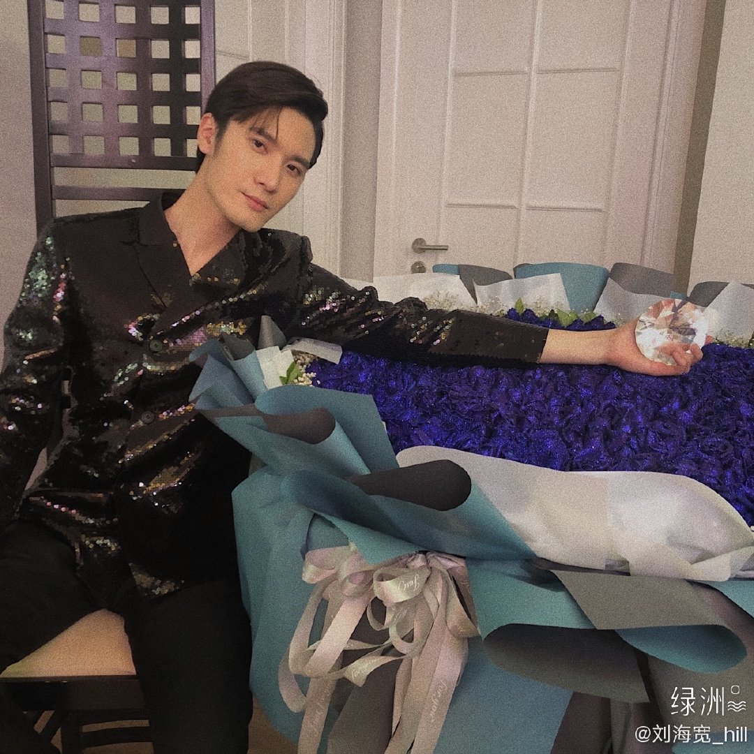 Liu Hai Kuan doing things tweet media