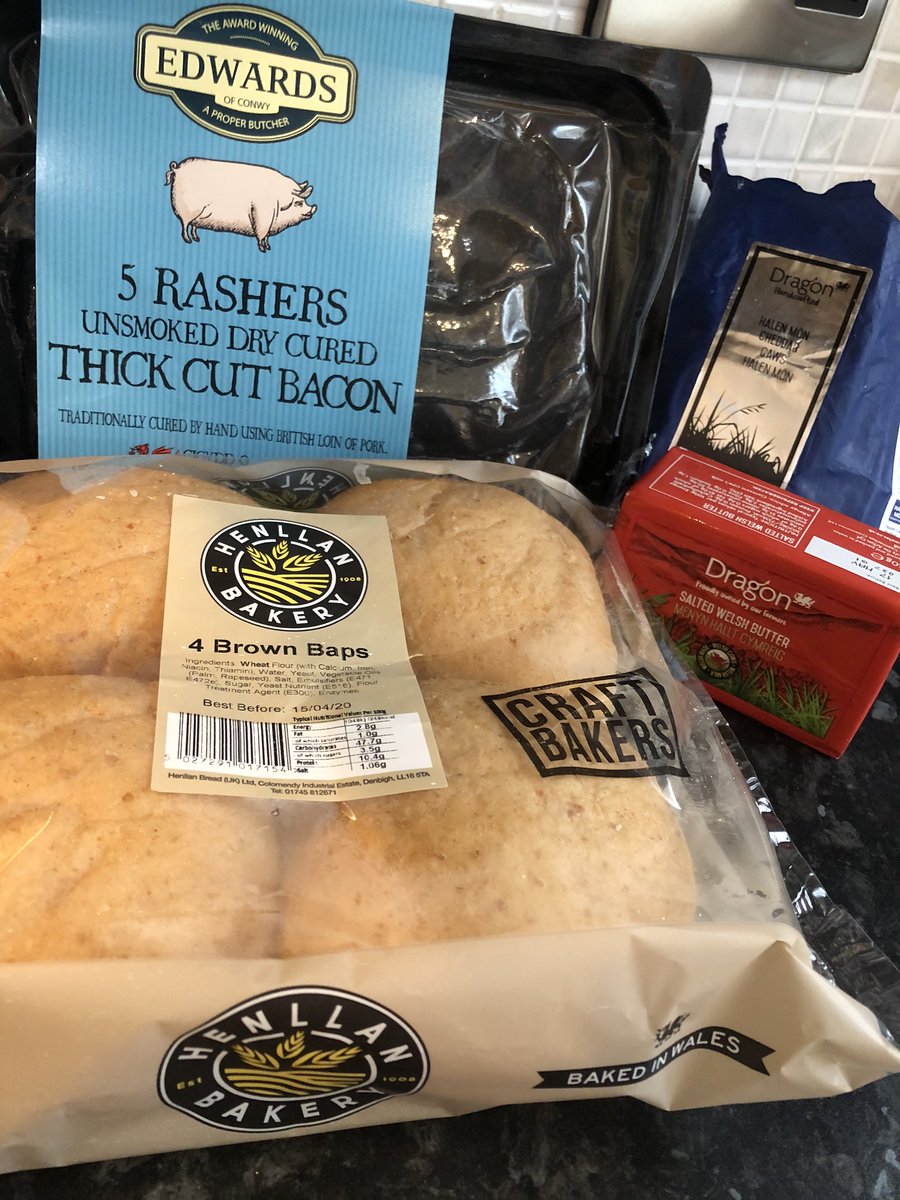 These Welsh breakfast baps are going to be tasty 🏴󠁧󠁢󠁷󠁬󠁳󠁿🏴󠁧󠁢󠁷󠁬󠁳󠁿 #allWelsh <a href="/HenllanBakery/">Henllan Bakery</a> <a href="/EdwardsofConwy/">Edwards of Conwy</a> <a href="/SCCWales/">South Caernarfon Creameries - Hufenfa de Arfon</a>