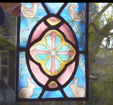 Pâques 🐣
Afin de faire prospérer la magie de Pâques, de décorer votre intérieur,  nous vous proposons de faire un vitrail en papier, retrouvez notre dessin de vitrail à télécharger sur notre Blog ! 👯‍♀️

👉🏻 TUTO :  m.youtube.com/watch?v=d7uQp5…
#lingeriemenstruelle #vitrail #Paques