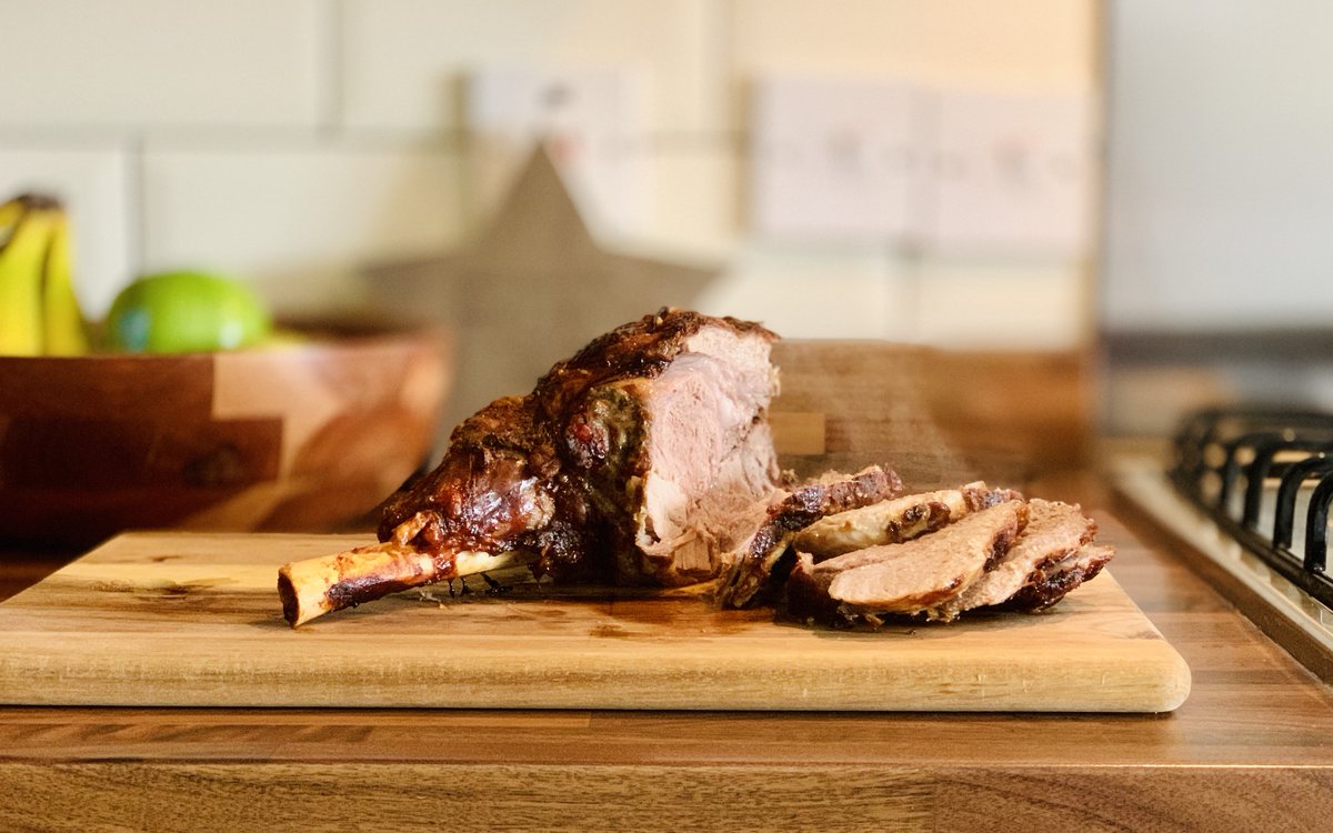 That time again, leg of lamb looking succulent 👌🏻mint sauce for the finish #easterroast #legoflamb #roast