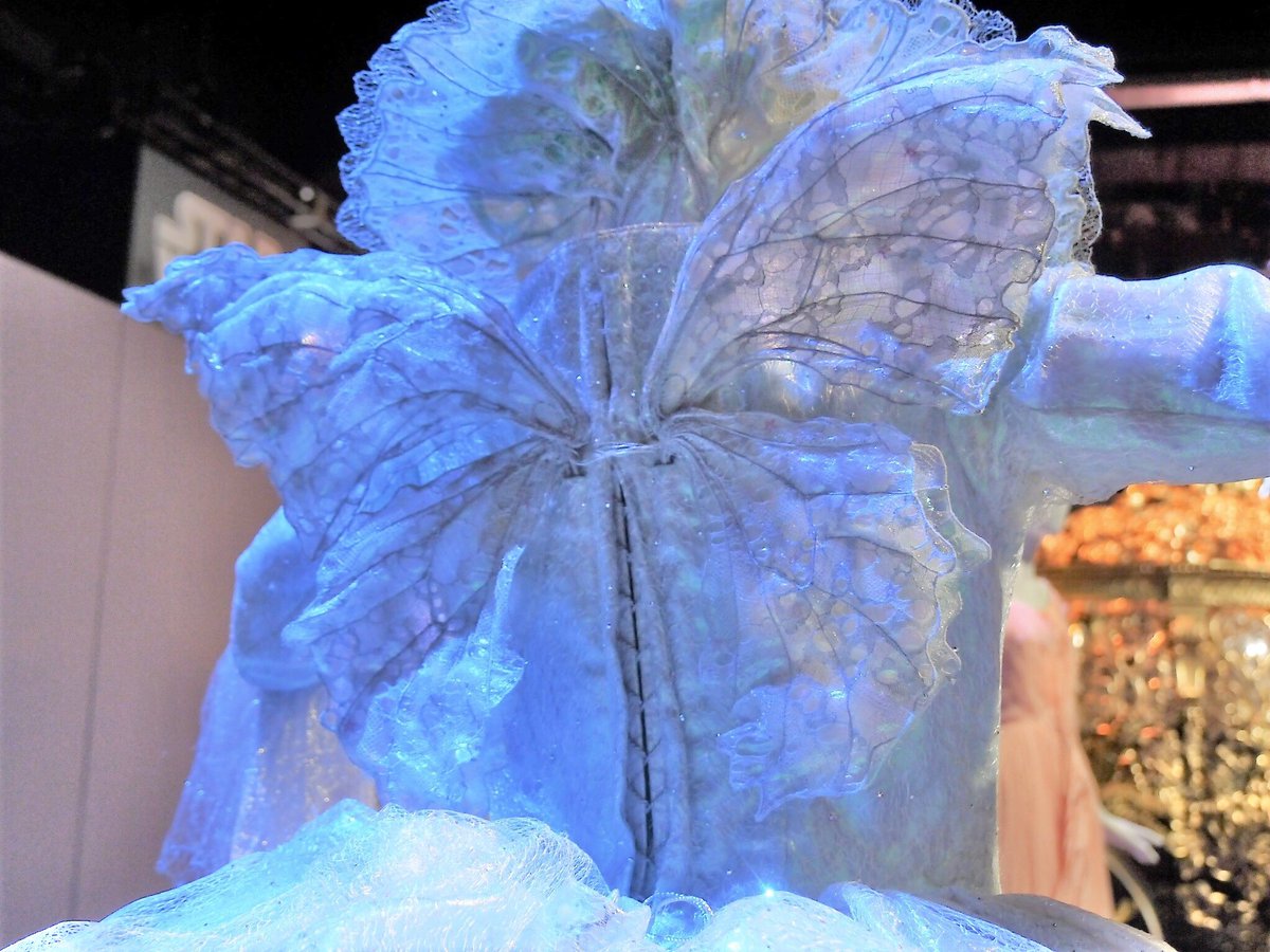 実写シンデレラ フェアリーゴッドマザーの衣装② かぼちゃの馬車もあっ