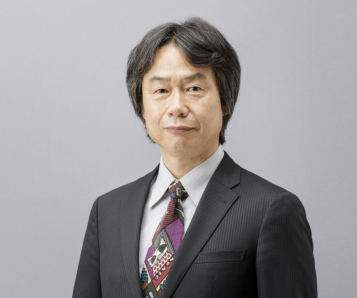 Dengan menjadi agen pemasaran konsul permainan video, Nintendo mula belajar bagaimana untuk mencipta permainan video. Seorang pereka grafik bernama Shigeru Miyamoto mengubah sejarah apabila mencipta karektor-karektor untuk konsul permainan video.