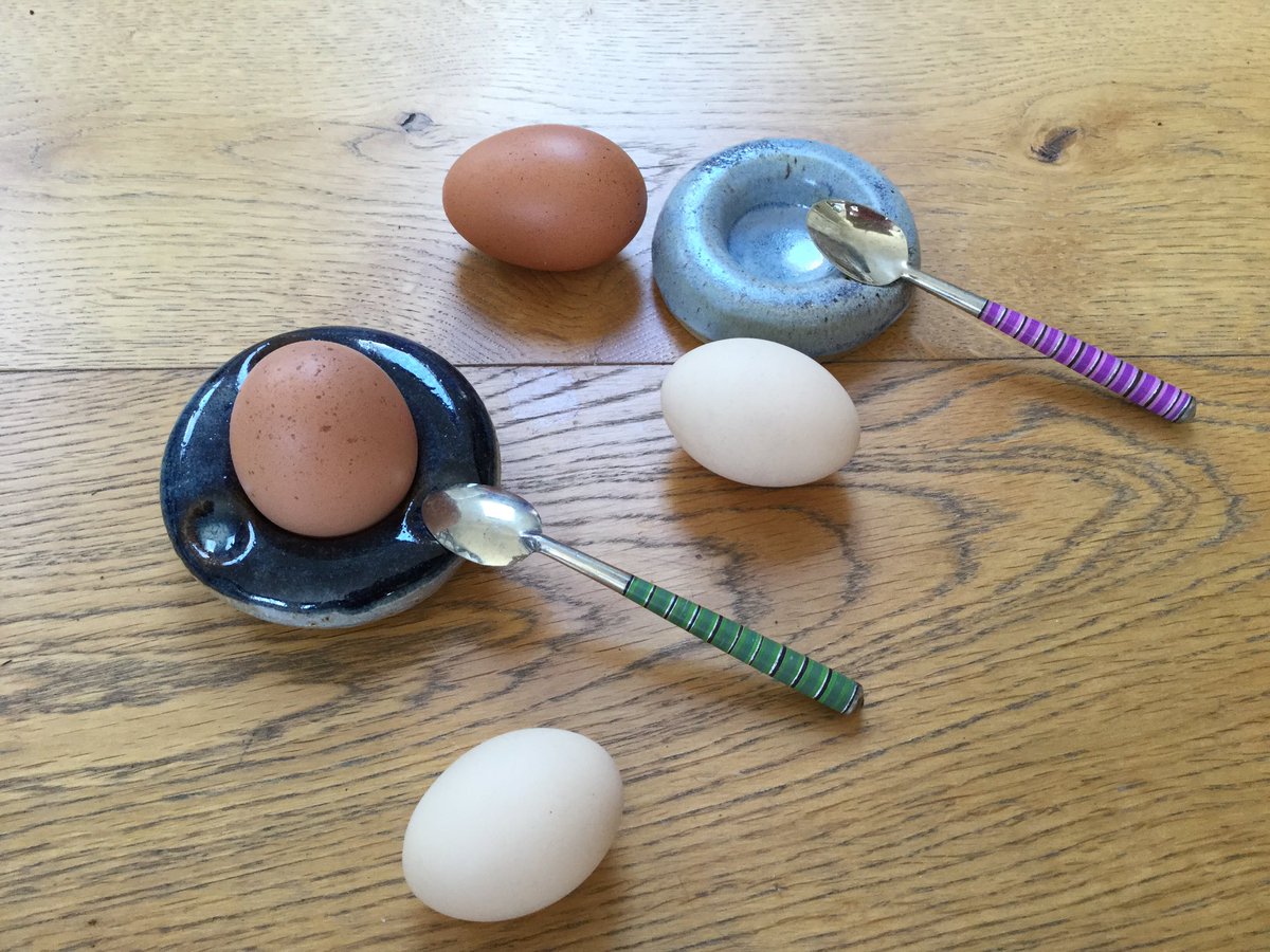 purple_pots's tweet photo. Happy Easter everyone 🐣. Stay safe, stay well, stay home.
#ceramics #keramic #madeinbritain #madeinlondon #buyhandmade #stoneware #purplepots #makersmovement #slowliving #art #jewelry #kitchenware #functionalware #clayhabitatuk #meetthemaker #e17 #stayhome #eggcup #eggcups https://t.co/28OD76lCet