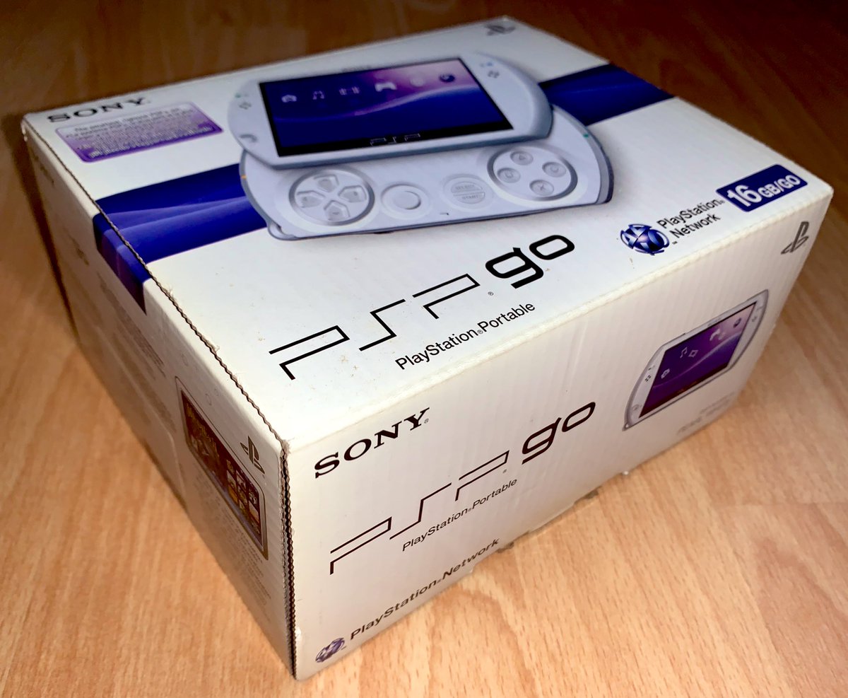 Sony PSPgo (2009) Cette version sans lecteur de la PlayStation Portable fut un échec total.Tarifée 250€ avec "seulement" 16GB d’espace disque, ce ne sont pas les 10 (bons) jeux offerts plus tard aux acheteurs pour compenser qui sauveront cette console 100% dématérialisée…