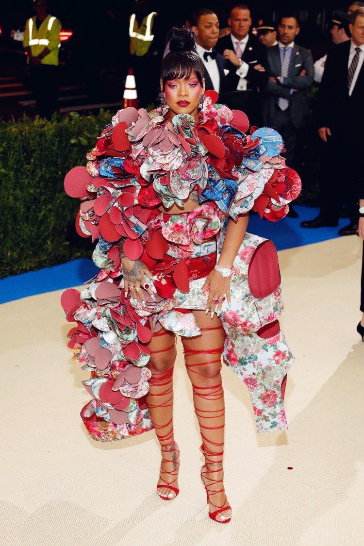 She also stunned in this Comme des Garçon look at the 2017 Met Gala on the same month as her servery in Cannes.