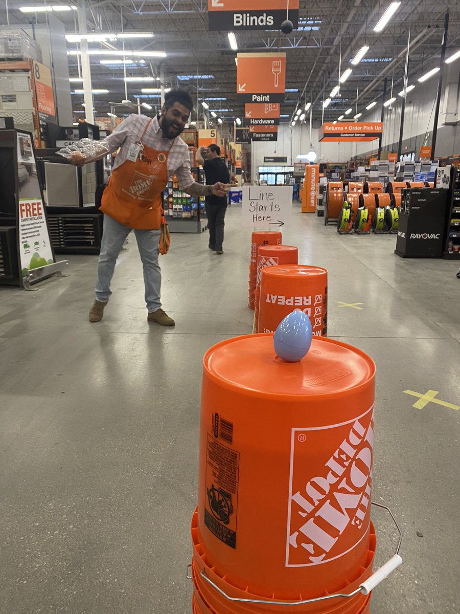 jessicaaleonn's tweet photo. GOOD MORNING #THD0580 ASSOCIATES ☀️ hope everyone is ready for our easter egg hunt today!! good luck to everyone &amp; #HappyEaster 🐰🐣💛🧡💚💜💖 https://t.co/1aGxm7iliG