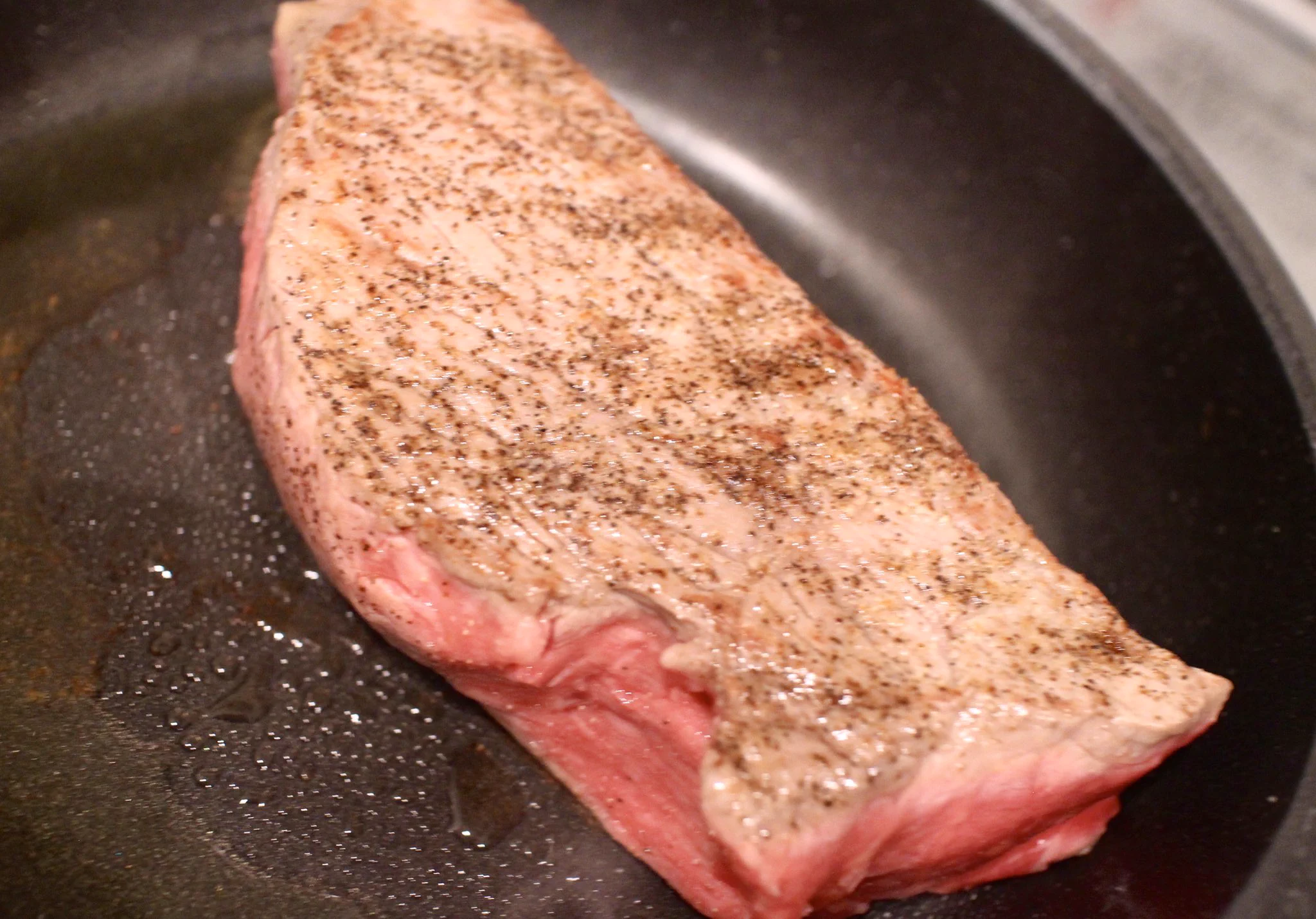 泣く子も黙る。「極上の牛肉のタタキ」もうほんとに簡単だからやるしかない。