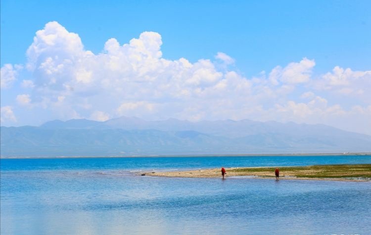 Озеро азии 4. Цинхай озеро Кукунор. Озеро цинхай Китай. Озеро Кукунор в Китае. Озеро 湖.