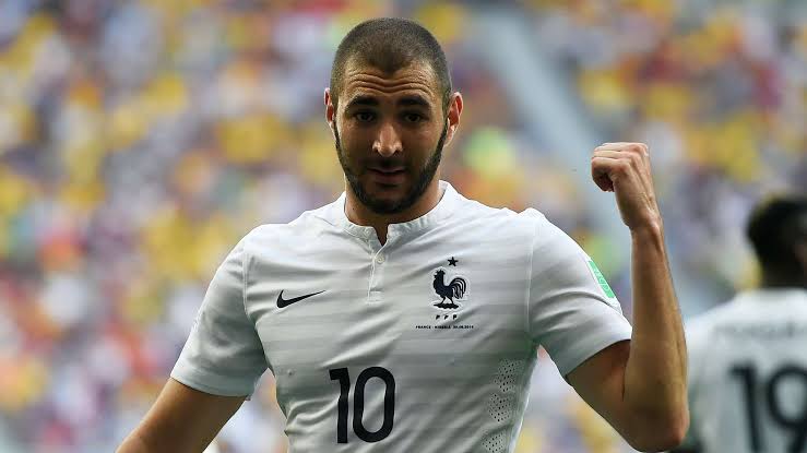 YOUR FAVORITE FRANCE PLAYER?- Thierry Henry - Karim Benzema - Paul Pogba - Zinedine Zidane (NOT HERE? MENTION HIM)