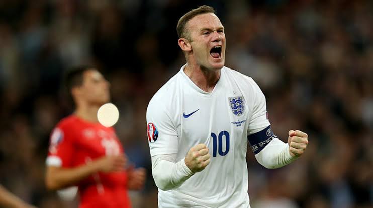 YOUR FAVORITE ENGLAND PLAYER?- David Beckham - Steven Gerrard - Frank Lampard - Wayne Rooney (NOT HERE? MENTION HIM)