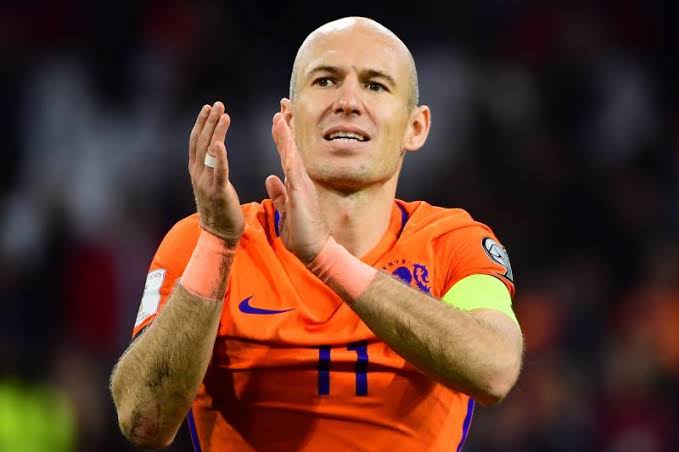 YOUR FAVORITE NETHERLANDS PLAYER?- Robin Van Persie - Virgil Van Dijk - Arjen Robben - Wesley Sneijder(NOT HERE? MENTION HIM)