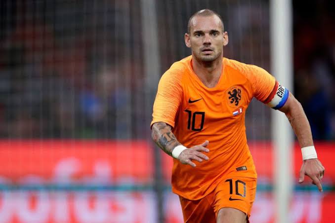 YOUR FAVORITE NETHERLANDS PLAYER?- Robin Van Persie - Virgil Van Dijk - Arjen Robben - Wesley Sneijder(NOT HERE? MENTION HIM)