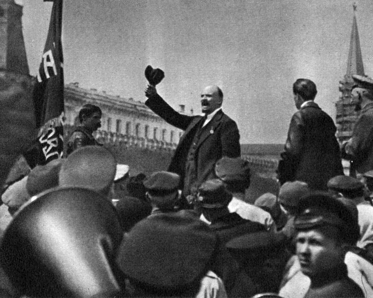 Lenin attacked those who denounced the  #IrishRising: “Whoever calls such a rebellion a “putsch” is either a hardened reactionary, or a doctrinaire hopelessly incapable of envisaging a social revolution as a living phenomenon.”