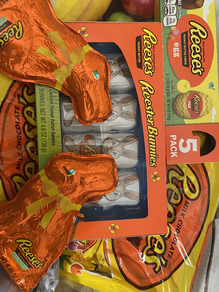 ReesesPorn's tweet photo. Yaaaaaasssss. 

Happy easter! 

#reeseseggs #ressesbunny #minieggs #reeses #peanutbutteregg https://t.co/xfNU42CVN0