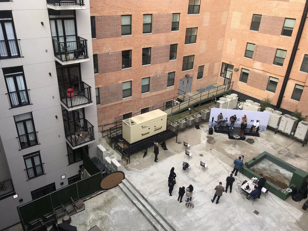 #Easter Dream Center NYC doing a live service in our courtyard. How beautiful. <a href="/metroworldchild/">Metro World Child</a> NY. 
#SundayMorning #Easter2020 #ResurrectionSunday