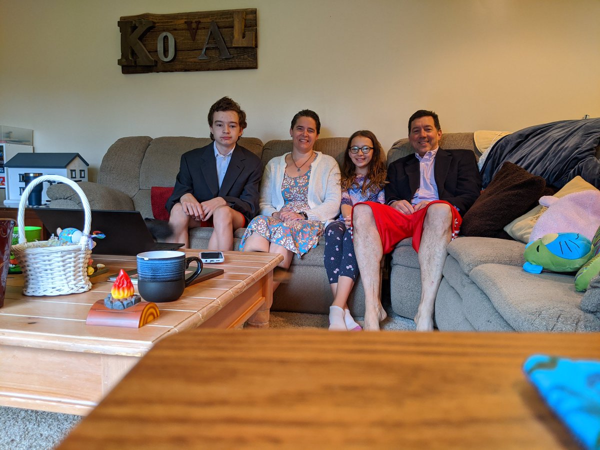 Erikrev_group's tweet photo. @VineyardCbus @RichNathan #EasterATVC Easter service in our family room https://t.co/cHdrv49Moo