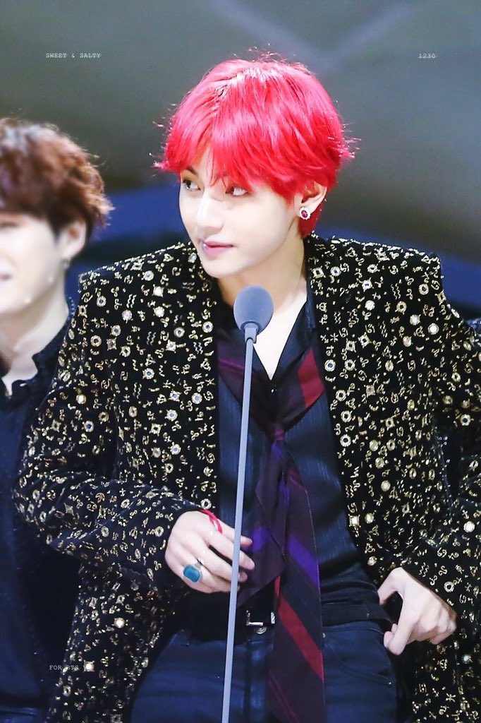 Red haired Taehyung; an important thread