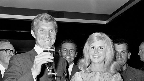 Happy birthday to our Sir Bobby Moore 79 today 