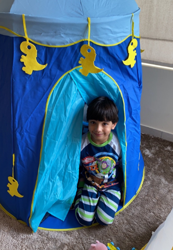 LauraL_srs's tweet photo. Our year 1 child was missing the reading corner at school, so he made his own reading corner at home! What a great idea! #InThisTogether #OnlineLearning @srsdubai1 @SRSDubaiDigital @kennedymary86 @SherriSamuel5 https://t.co/q60BhASO2d