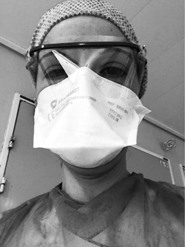 AdeccoMedical's tweet photo. [ #TousMobilisés 🤝] - Un grand merci à Laurence &amp; Caroline et à tous nos autres intérimaires qui sont actuellement mobilisés auprès des patients Covid-19. Vous êtes FORMIDABLES !  Les équipes #AdeccoMedical sont fières de vous et sont à vos côtés ! ❤️ https://t.co/vJpyxUECYA