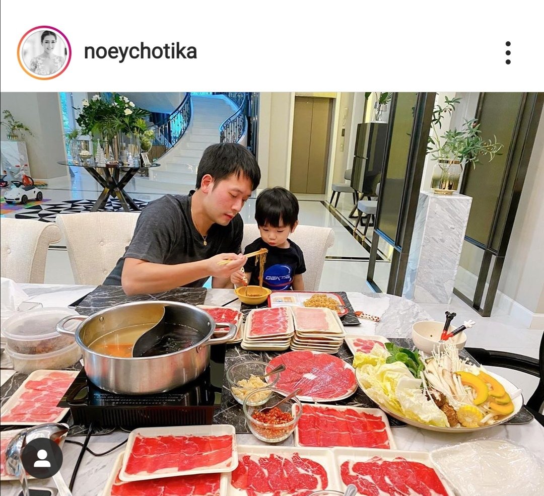 cake_journey's tweet photo. วันก่อน "เนยโช" ลงภาพนี้ แล้วมีคอมเมนท์มาแบบว่าโพสต์ภาพอวดของกินมันยังไงไม่รู้ค่ะ ยามนี้ควรมีจิตสำนึกนิดนึง ให้สงสารคนไม่มีกินบ้าง / เอ้าาาาาาา / "เนยโช" ก็เลยตอบแบบนี้ อธิบายให้เห็นภาพ .... https://t.co/GYM4zzTDcl