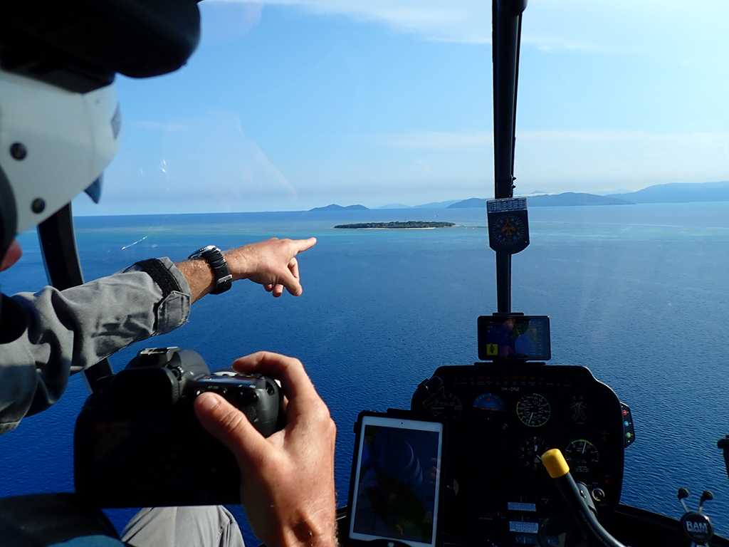 gbrmarinepark's tweet photo. Our compliance patrols continue to protect the Reef this Easter with air and water patrols operating across the @gbrmarinepark day and night: https://t.co/u8nbXq2KHh #ZoningRules #LovetheReef #GreatBarrierReef https://t.co/X6gpF1msE1