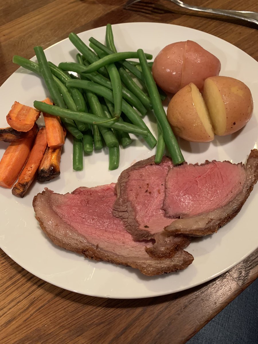 NicoleBouchet's tweet photo. Sunday roast on Sunday #roastbeef #simplerecipesthatwork #nicolebouchet #goodfood #yum #foodlove #eatme #foodideas #mealideas #foodforthought #foodporn #etsynicolebouchet https://t.co/8ibnf3bCZa