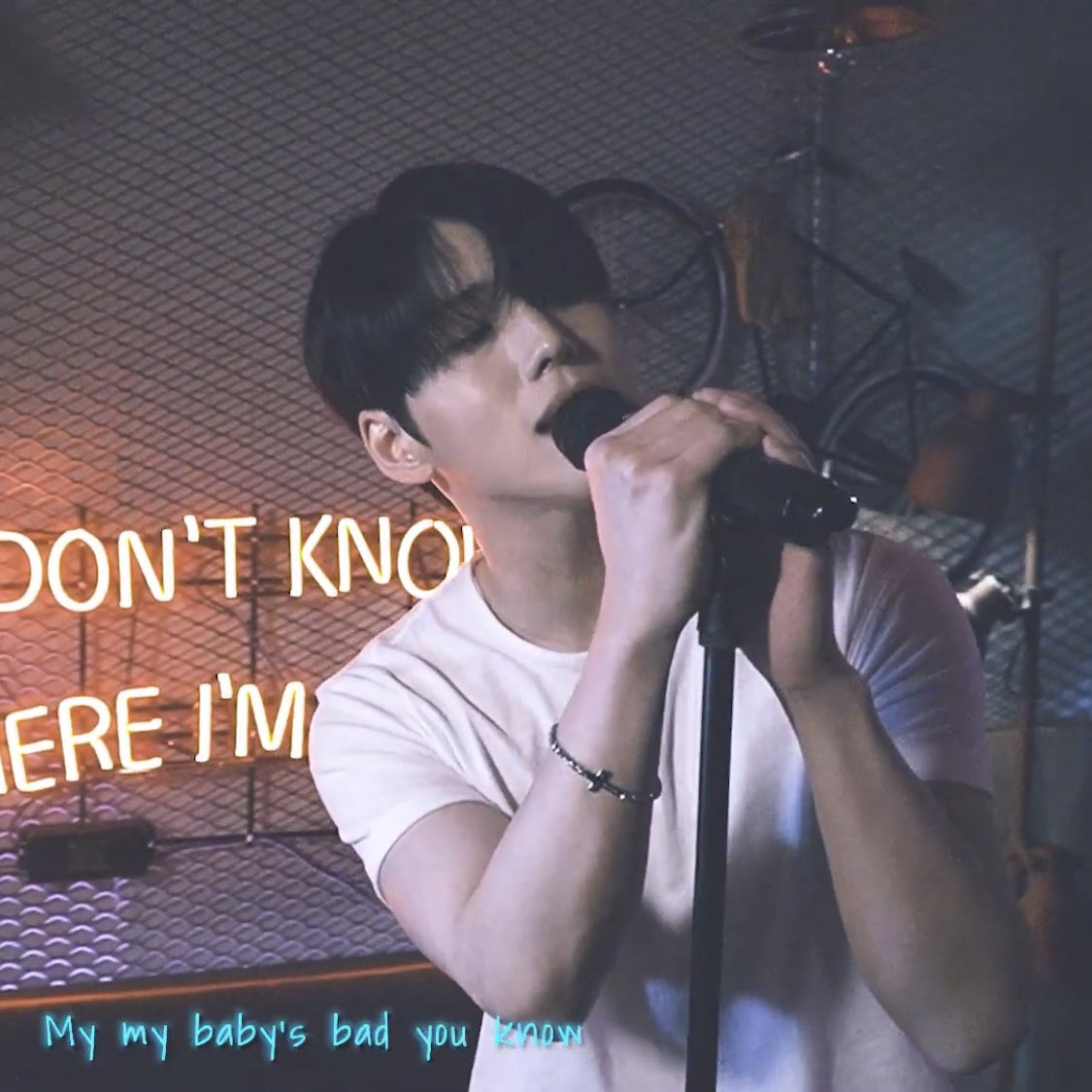 kookheonation's tweet photo. kookheon                     kookheon
driving                          driving me crazy https://t.co/cNW9tvmiEg