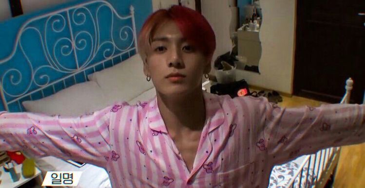 THREAD END WITH HIS VANILLA STRAWBERRY HAIR COLOR ♡
