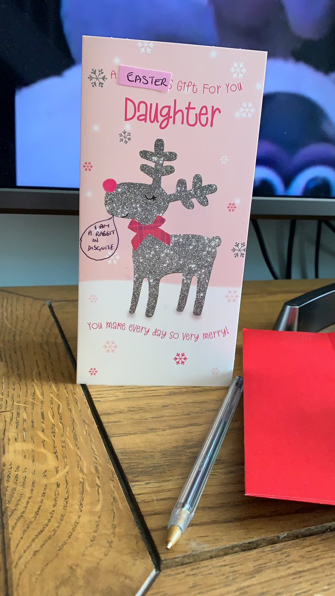 JessicaEHayes's tweet photo. Mum couldn’t get an Easter card because they were all sold out...🙈 https://t.co/b5qn1T1mw5