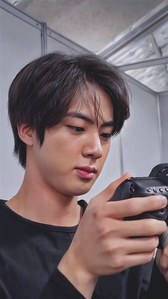 BTS photographer Jin/ Kim Seokjin Bangtan bomb screenshot/ screen so HD lockscreens/ wallpapers.