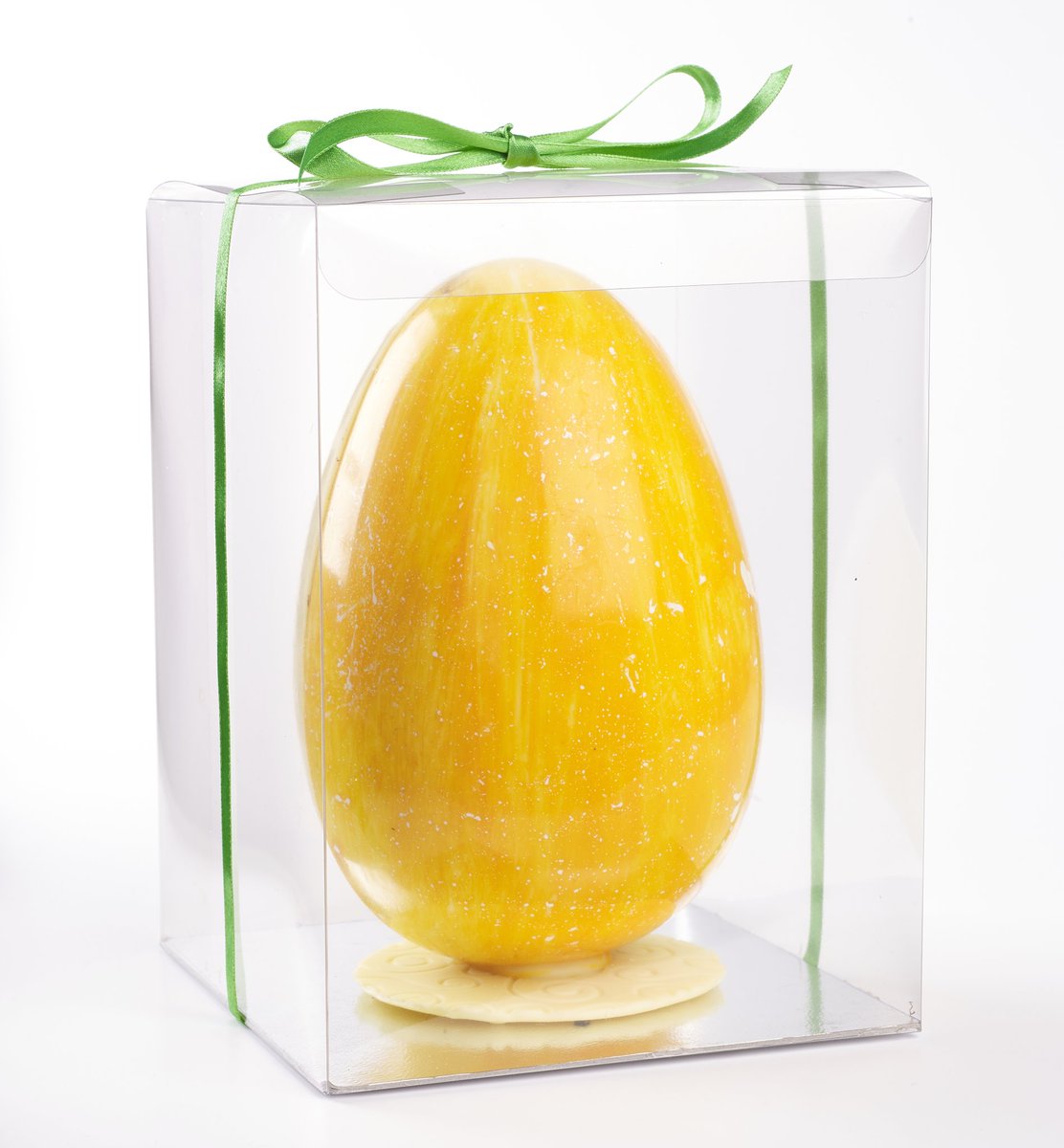 BFchocolates's tweet photo. We know it might not be the weekend you were planning, but we want to wish you a lovely Easter and hope there is fine chocolate to be shared! ❤🍫
#EasterSunday #StaySafe https://t.co/uqtrQum1KA