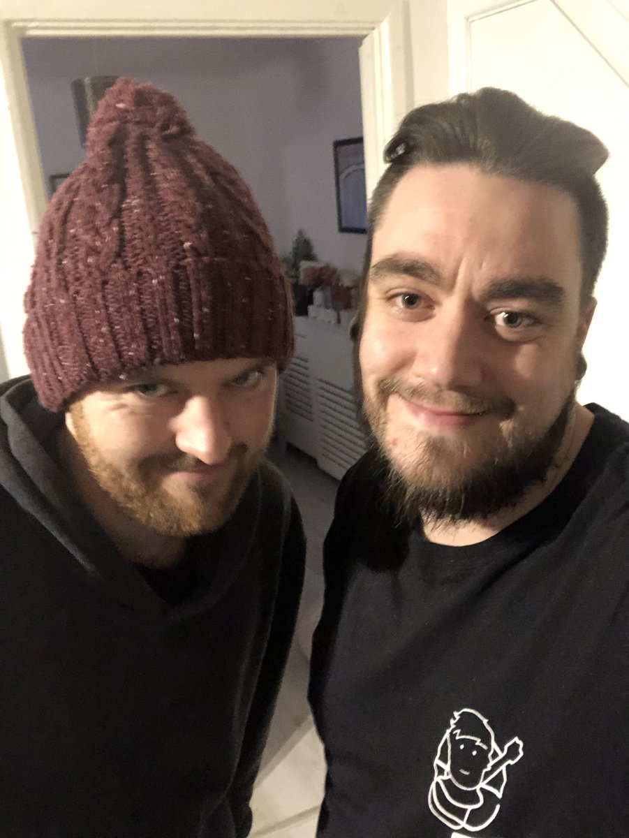 ChattyChattyBB's tweet photo. We recorded a new episode yesterday! Back on the wagon 💪🏻

(Picture taken pre-corona, we take social distancing very seriously). https://t.co/w533bUjjRY