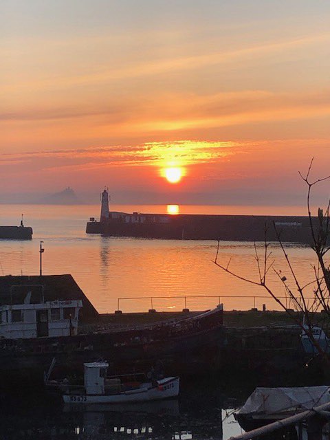 Christ has risen.  He has risen indeed.  The view across the bay in Penzance just before we celebrated the dawn Eucharist this morning.  Felt very blessed.#easter#dioceseoftruro