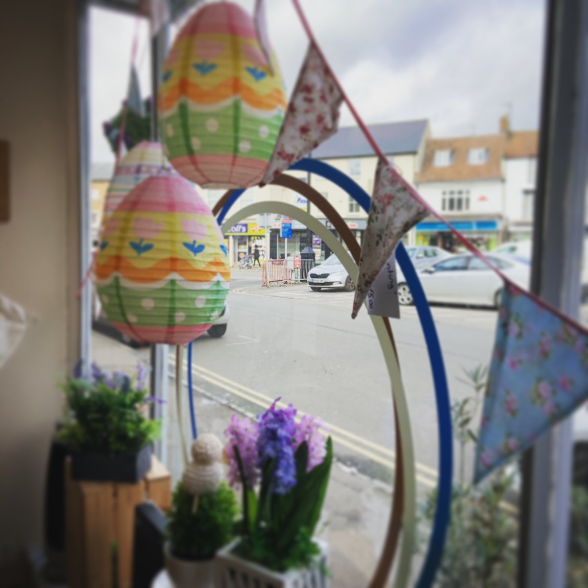 stanhoole's tweet photo. Happy Easter to all of our fabulous customers 🐣 🌼 🐣 Hope everyone is staying healthy and safe. #happyeaster #eastersunday #eastereggs #windowdisplay #spring #cafe #coffeeshop #bicester #oxfordshire #independentbusiness #supportlocal https://t.co/6RJMTBJZUN
