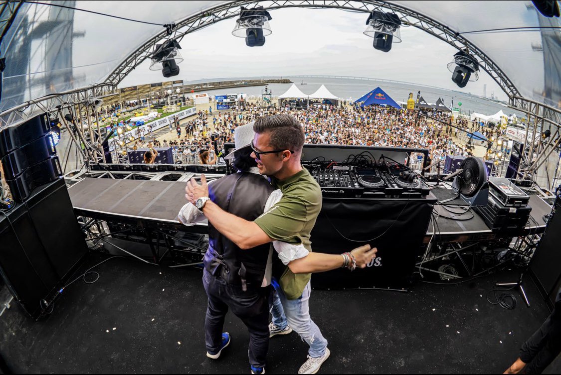 Happy birthday <a href="/SYZZmusic/">Syzz</a> 
🎉🎊🥳　
Wishing you many, many more happiness🎈🎈🎈