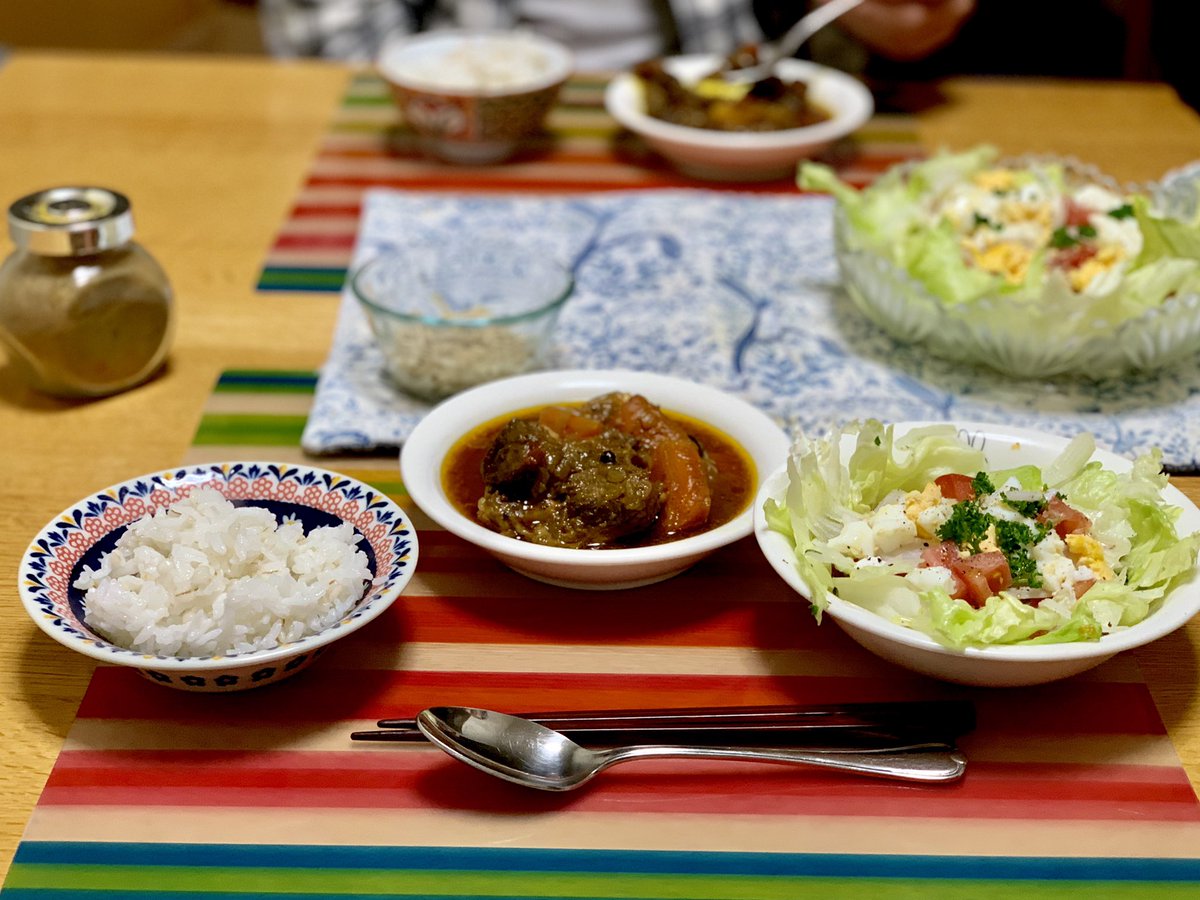 いよちゃん カレー探検家 در توییتر Mahiche のつもりと大豆のトルコ風胡麻ソースのサラダ トルコ料理マヒチェ ポロと食べるのが一般ですがディルないから割愛 スネ肉大きいままではないのでマヒチェに見えませんが 酸味と羊の香りはそのまんま ごまクミン