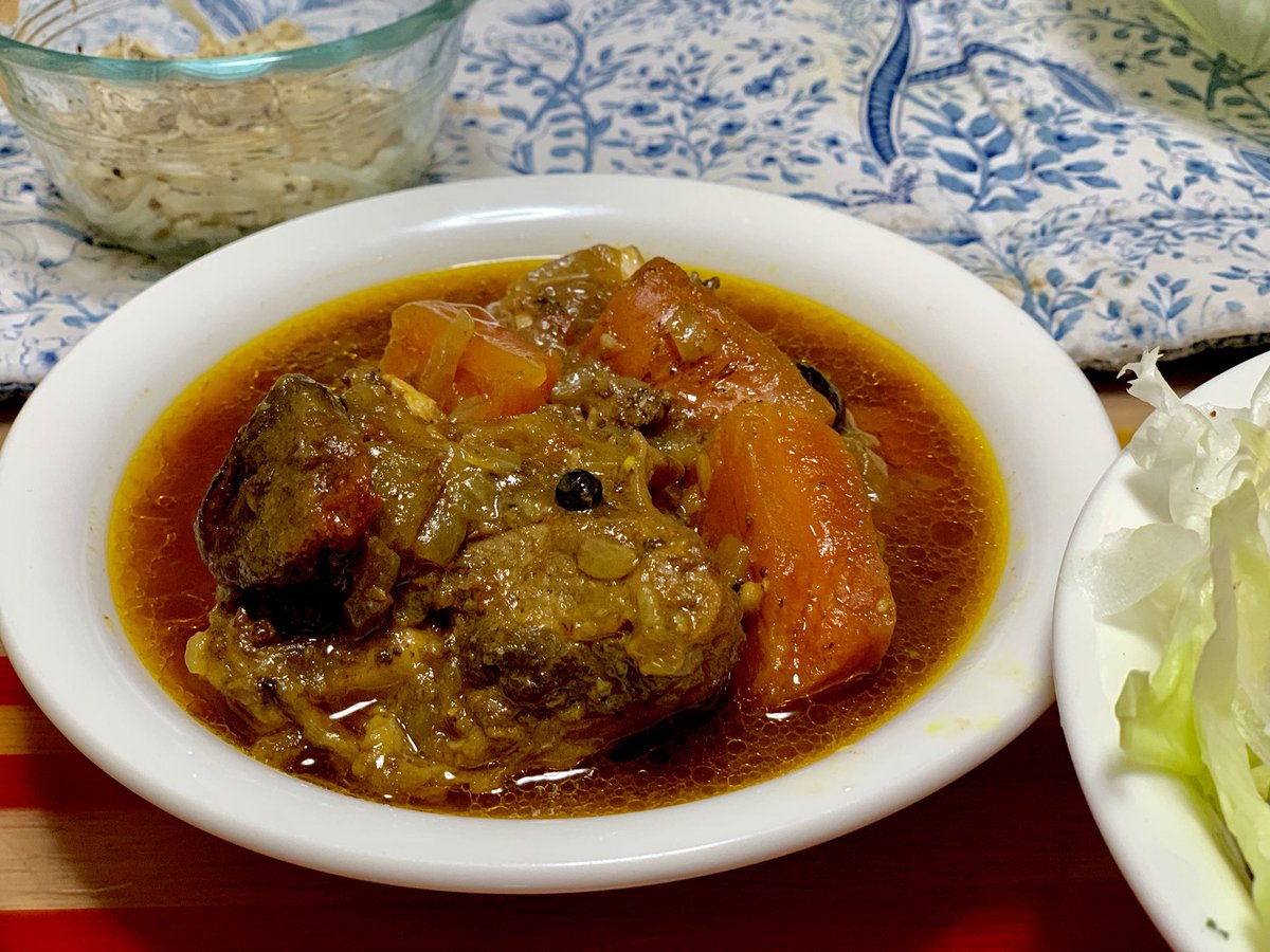 いよちゃん カレー探検家 در توییتر Mahiche のつもりと大豆のトルコ風胡麻ソースのサラダ トルコ料理マヒチェ ポロと食べるのが一般ですがディルないから割愛 スネ肉大きいままではないのでマヒチェに見えませんが 酸味と羊の香りはそのまんま ごまクミン