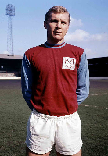 Happy birthday to the most graceful, footballer and gentleman. The great Bobby Moore  