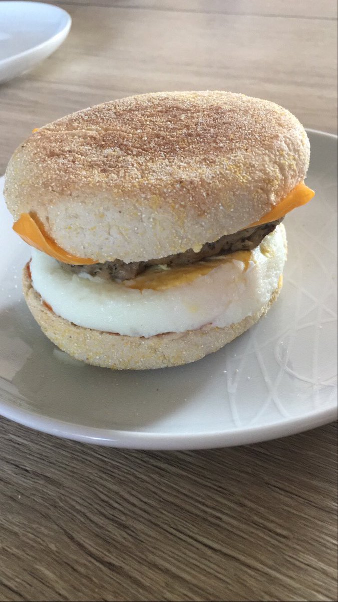hankaban's tweet image. Today’s #SundayBrunch is homemade Sausage and Egg McMuffins  #breakfast #healthieroption #muffins