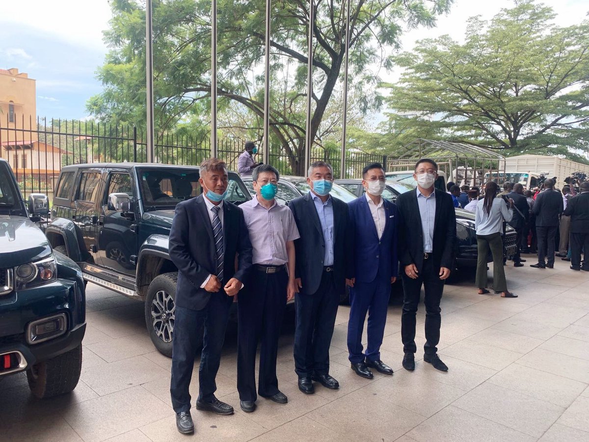 MbaleSino's tweet photo. On April 7th,as part of the effort to fight COVID-19 in Uganda,13 Chinese companies in Mukono district,including Tian Tang Group launched a joint fundraising to collect about $71,500 for two pick-up vehicles and 20 tons of maize flour,all were donated to Prime Minister's Office. https://t.co/izdY7WPIcI