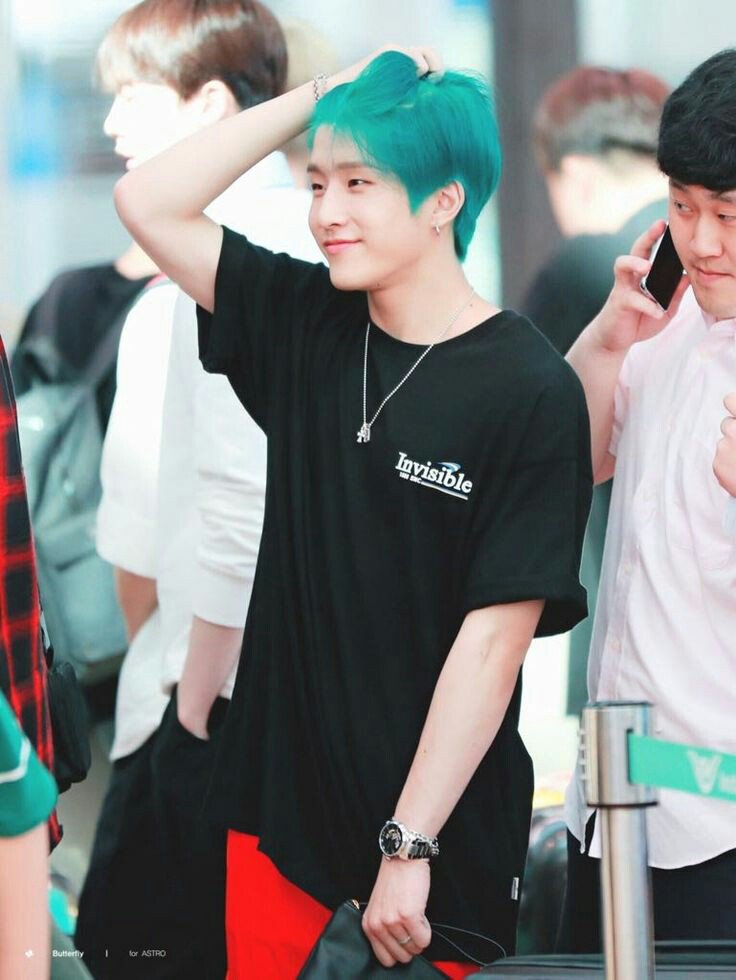 Park Jinwoo or Jinjin green hair an important and necessary thread