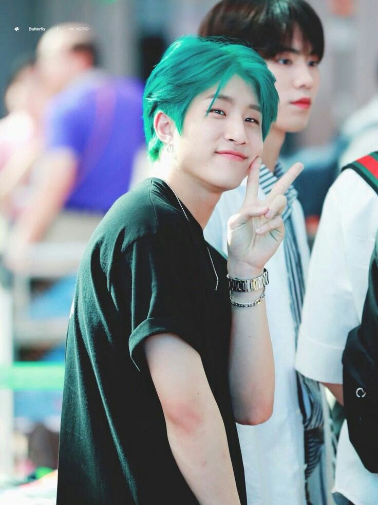 Park Jinwoo or Jinjin green hair an important and necessary thread