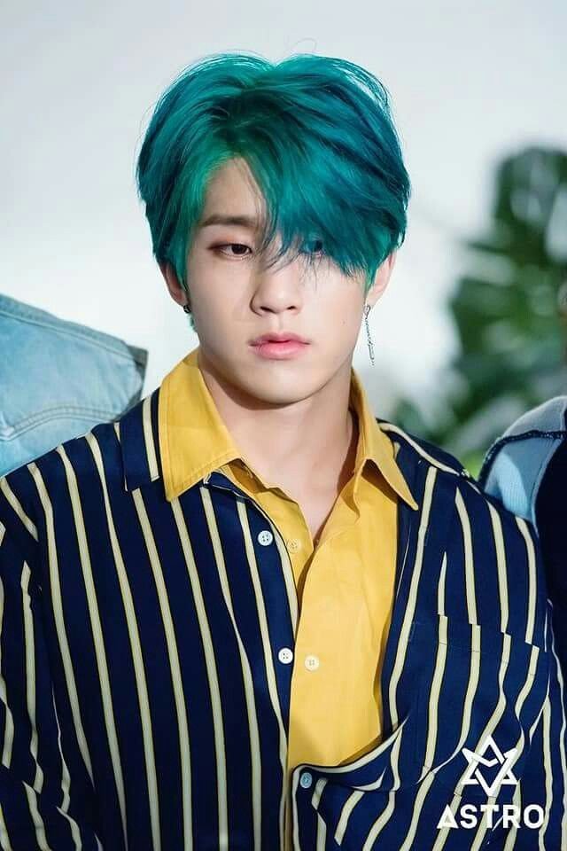 Park Jinwoo or Jinjin green hair an important and necessary thread