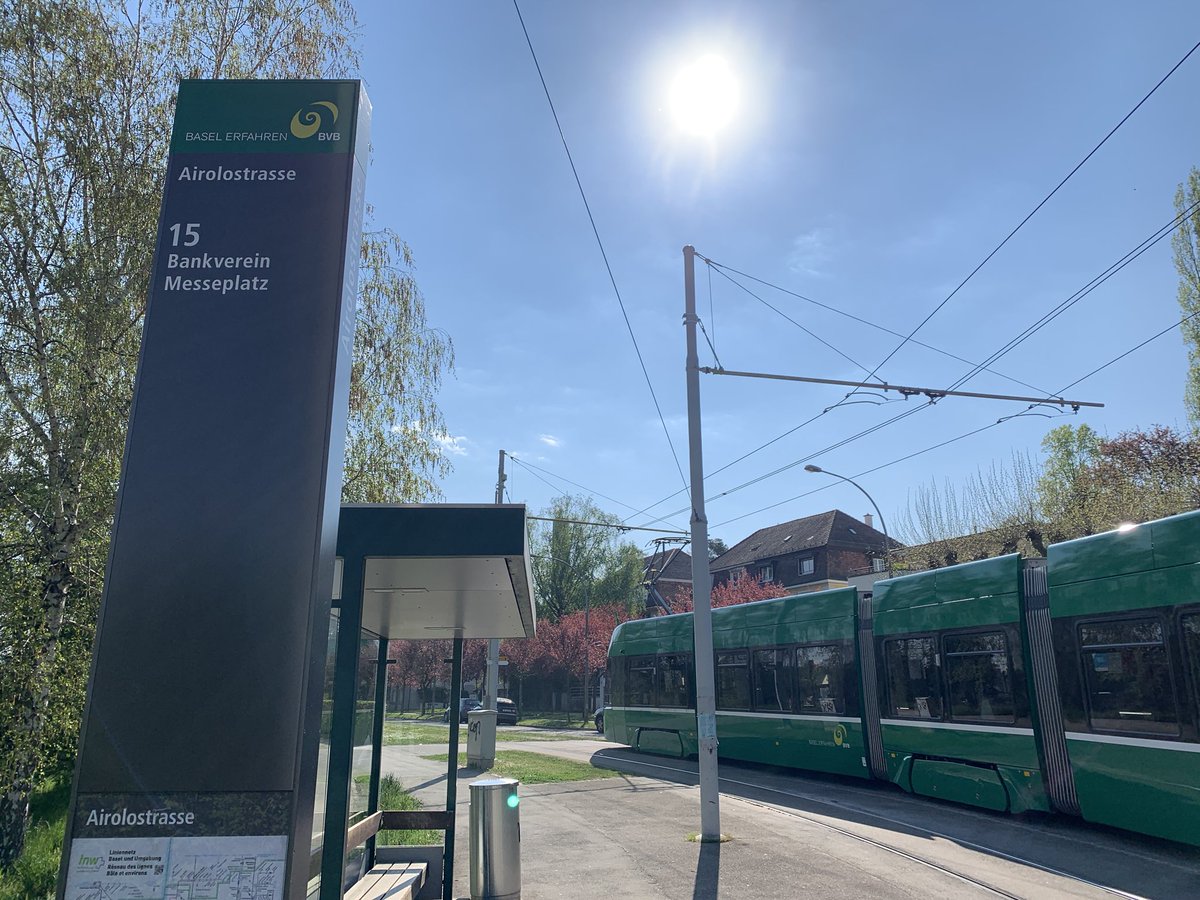 bensch_bs's tweet photo. Goht jo doch, über Oschtere ins Tessin... 🤷🏻‍♂️ #drämmlere #oschtersunntig #scheenioschtere #sunne #airolostross #bvb #baselerfahre #sunnebrülle #15er https://t.co/nePhX40Shd