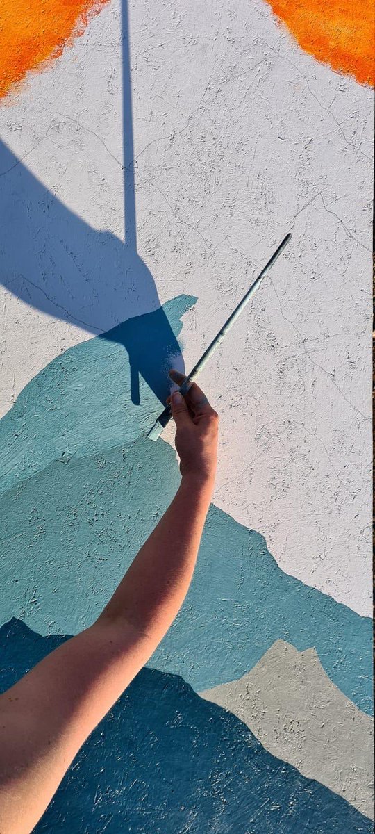 NeilBentinck's tweet photo. An uplifting mural has been created for @skoshyork by the awesome Brenna and Jeff from @AoPGallery Positive vibes 🙏 #keeplookingup https://t.co/PA3OgFm8GT